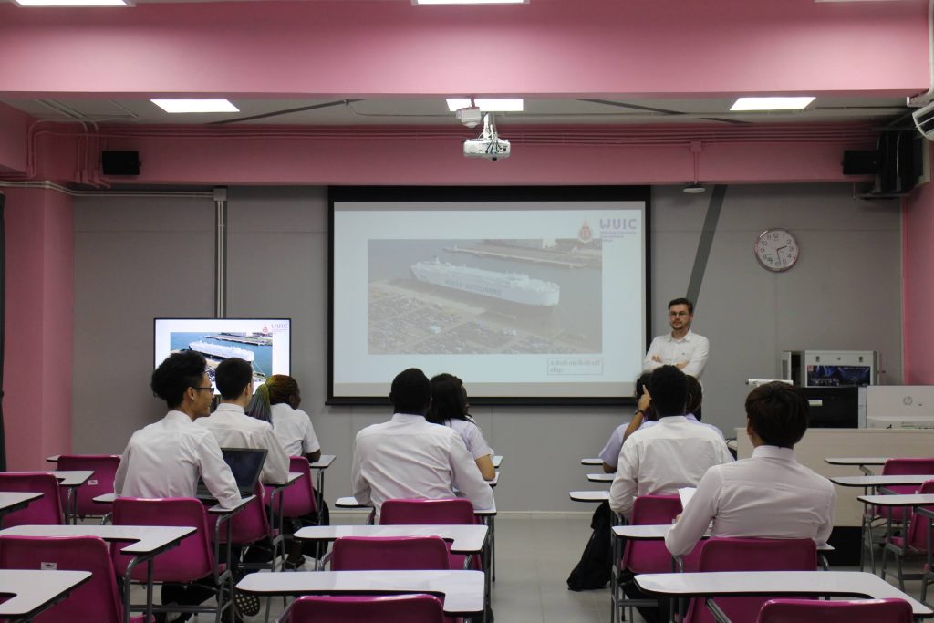 หลักสูตรบริหารธุรกิจ หลักสูตรนานาชาติ