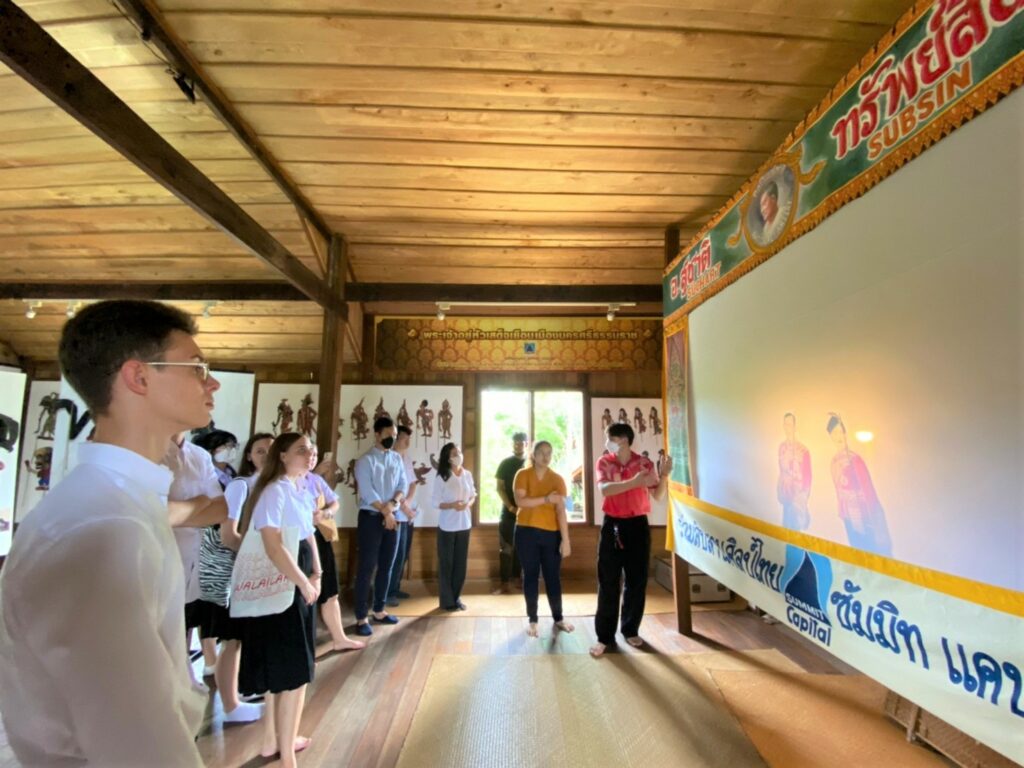 WUIC Organizes “Cultural City Tour for Exchange and Chinese Students” in Nakhon Si Thammarat CBD