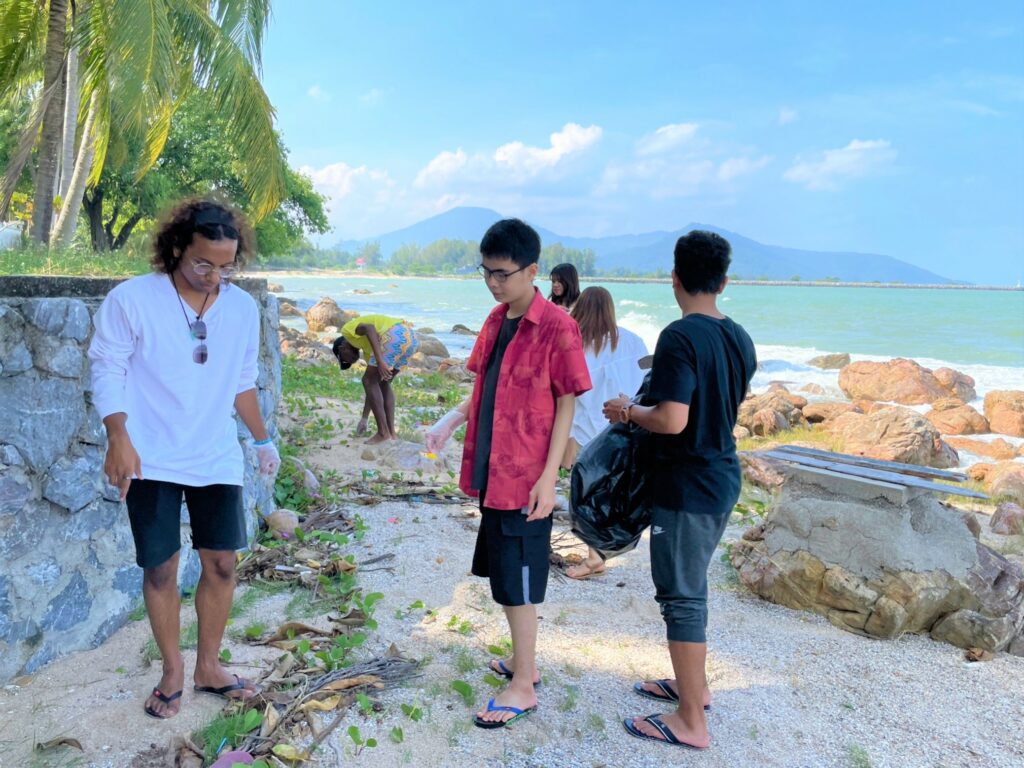WUIC Does Community Service at Sichon Beach