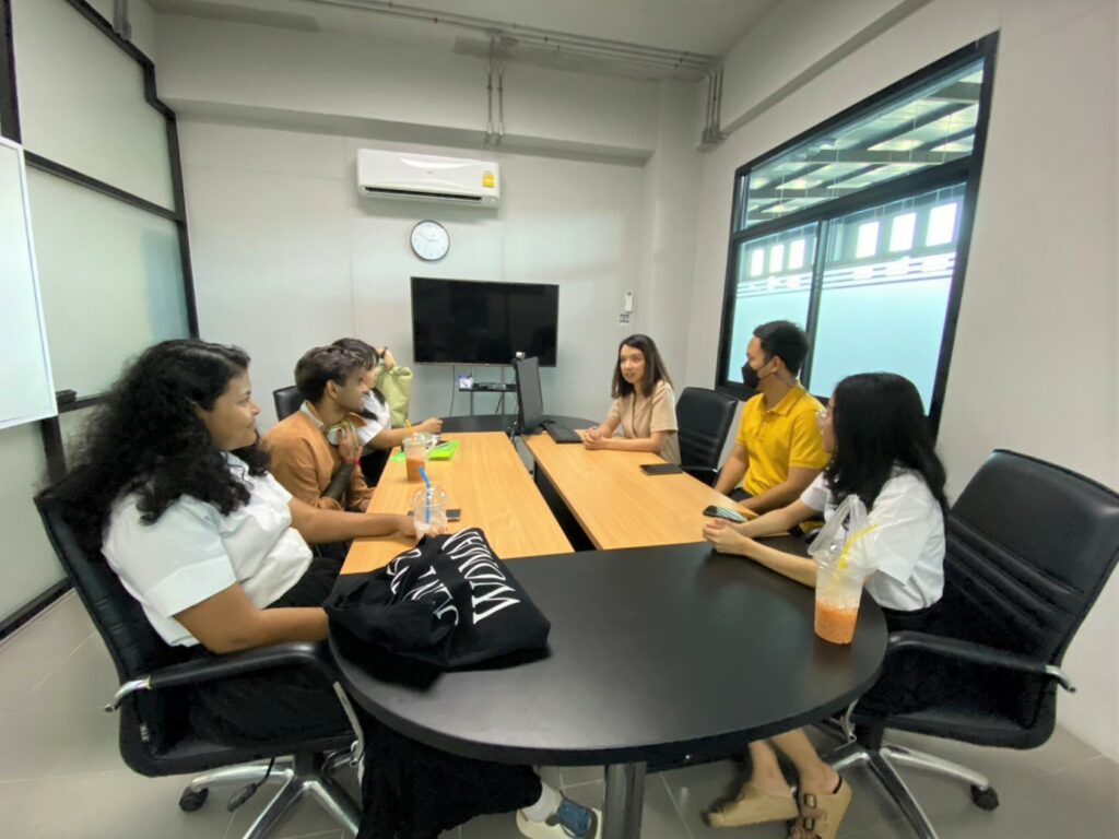 Associate Dean and Advisor of Walailak University International College meet a new students in semester 2/2022