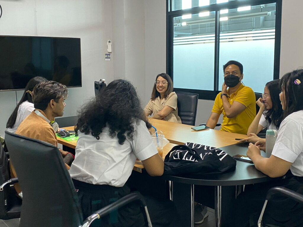 Associate Dean and Advisor of Walailak University International College meet a new students in semester 2/2022
