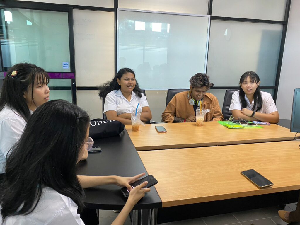 Associate Dean and Advisor of Walailak University International College meet a new students in semester 2/2022