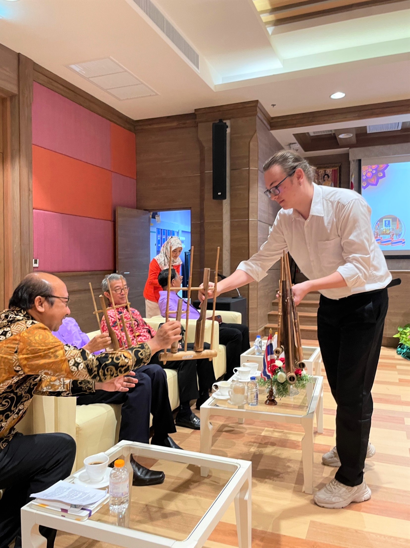 Walailak University hosted an Indonesia festival, which saw the honorable presence of Ambassador of the Republic of Indonesia to Thailand, H.E. Mr. Rachmat Budiman.