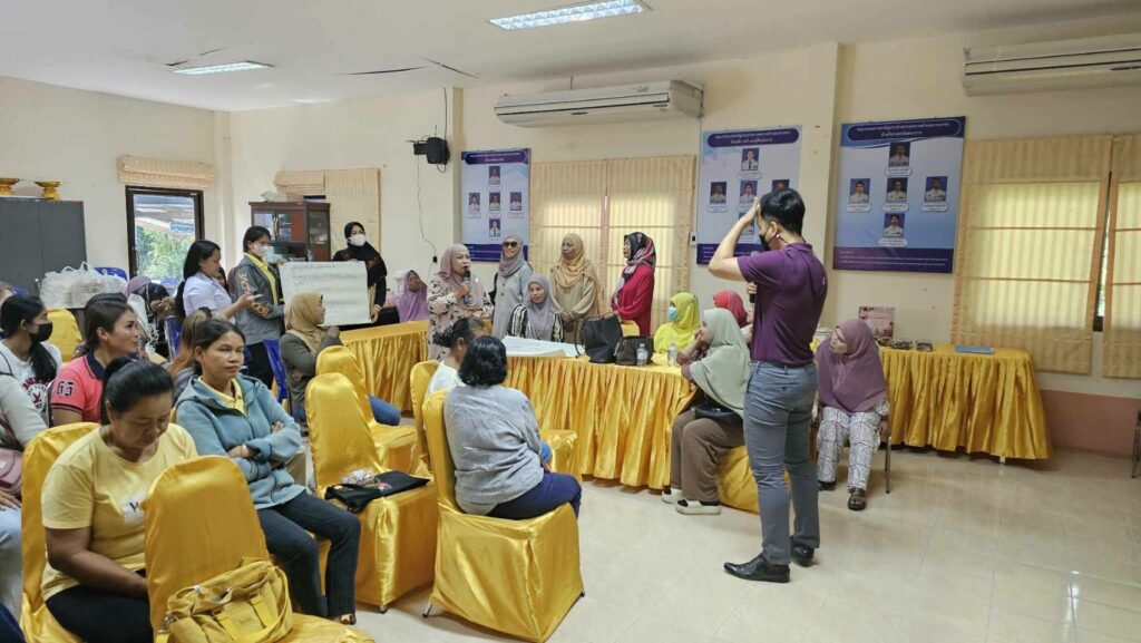 WUIC Lecturer Organises Social Media Marketing for Community Enterprises, Koh Petch Municipal District NST