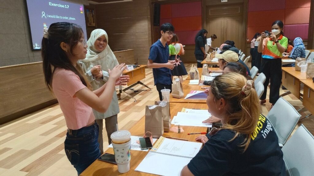WUIC and CAS Organise Tha Sala Global Neighbour’s English for Restaurant Professionals Workshop for Restaurants in front of Walailak University