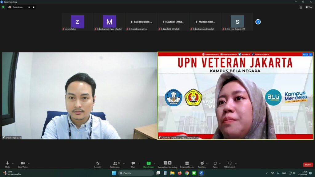 On 23 September 2023, 1 – 3.30 PM, Dr. Wasin Praditsilp, FHEA, a lecturer at Walailak University International College (WUIC), began the first special lecture on “The Motivation: Influence, Emotion, and Digital Engagement” for Consumer Behaviour course, BBA Program, Faculty of Economics and Business (FEB) UNP Veteran Jakarta (UPNVJ), Jakarta Indonesia. There will be special lectures aimed at students learning from a professional in the Digital Marketing field. The topic covers digital consumer behavior and motivation theory, self-concept and importance of gender identity, and decision making and innovation diffusion. The lectures are organised every Saturday until the end of October 2023. This Consumer Behaviour course is compulsory for BBA students in FEB UPNVJ, with more than 200 students from 8 groups. The lecture received positive feedback from faculty members and students, creating a strong friendship atmosphere and providing space for prospective collaborations in the following months. The special lectures happen under the MOA between Walailak University International College (WUIC) in Thailand and FEB UNPVJ, with the continuous activities by both parties for 2 years since the agreement first signed in 2022.