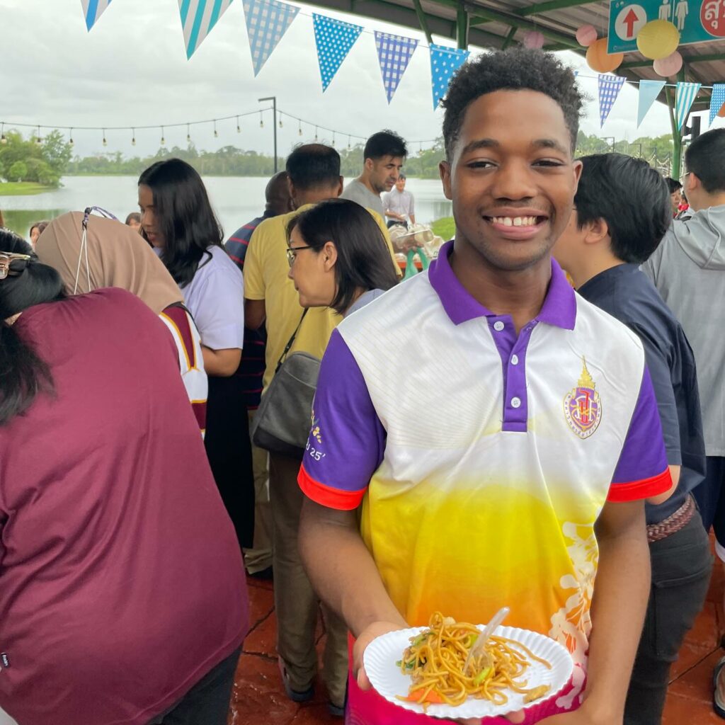 On Thursday 25 January 2024, WUIC Students joined International Food Festival at Bota market.