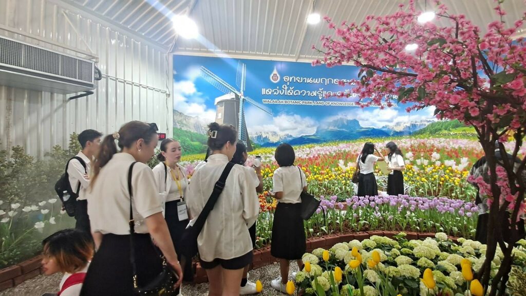 WUIC Smiles and Campus Tour: An Unforgettable Afternoon at Walailak Botanic Park and Winter Flowers Exhibition