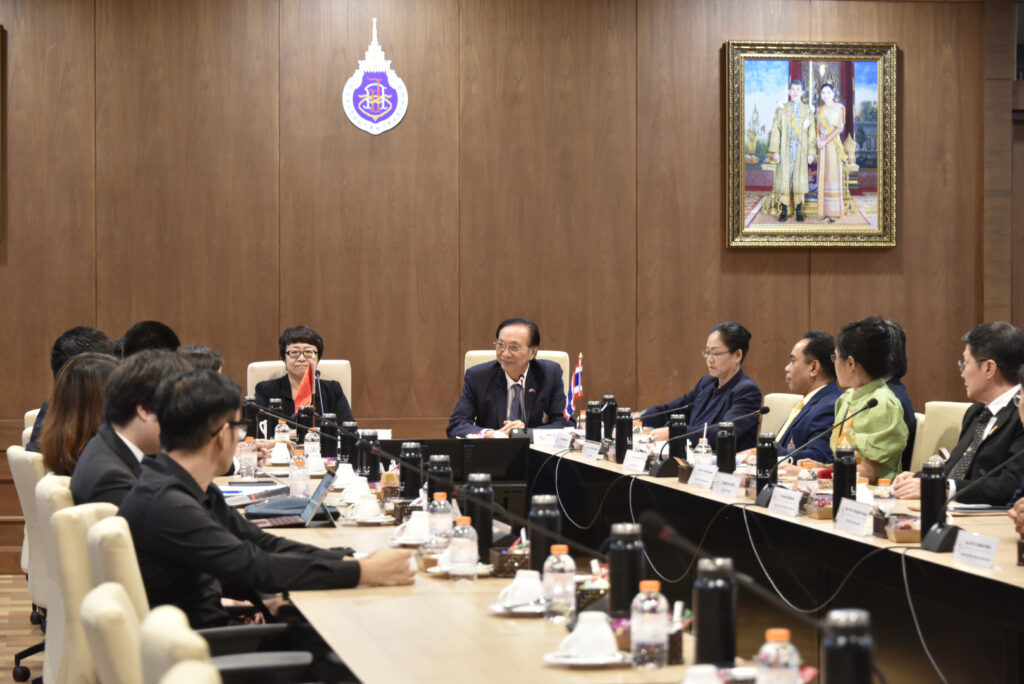 Walailak University International College also joined the meeting. Ms. Zhaoxu Yang, a WUIC representative, also gave a speech about being Chinese in a Thai university.