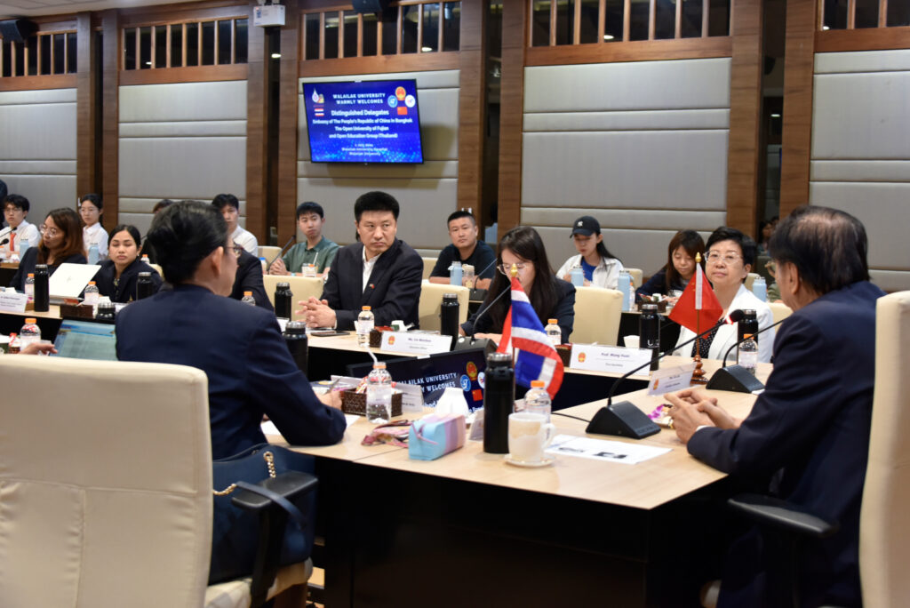 Walailak University International College also joined the meeting. Ms. Zhaoxu Yang, a WUIC representative, also gave a speech about being Chinese in a Thai university.