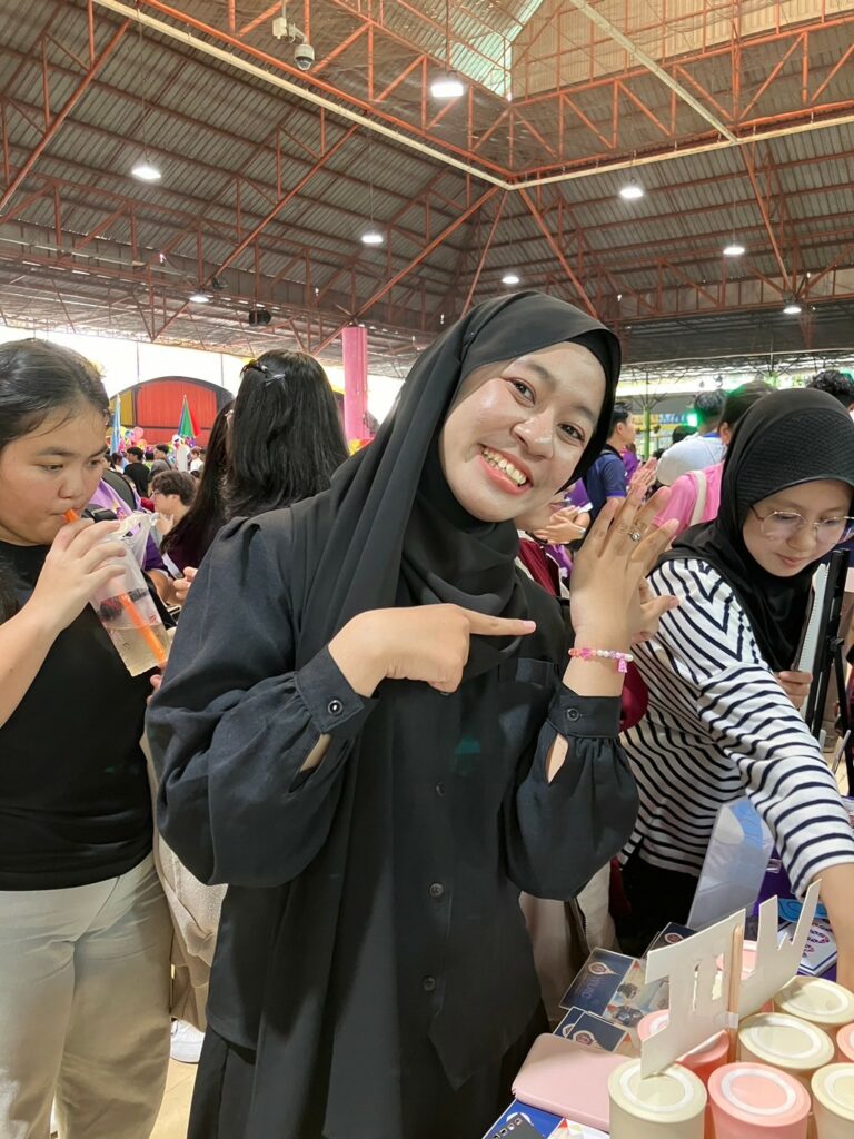 WUIC Lecturers and Students Shine at Smile & Smart Showcase 2024: Inspiring Minds, Igniting Ideas