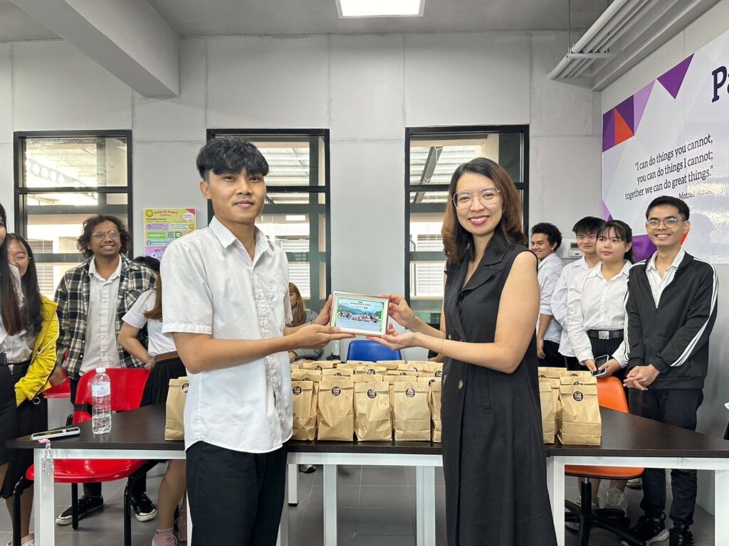 WUIC SMILE and SMART Center Hosts Farewell for 14 Outbound Exchange Students