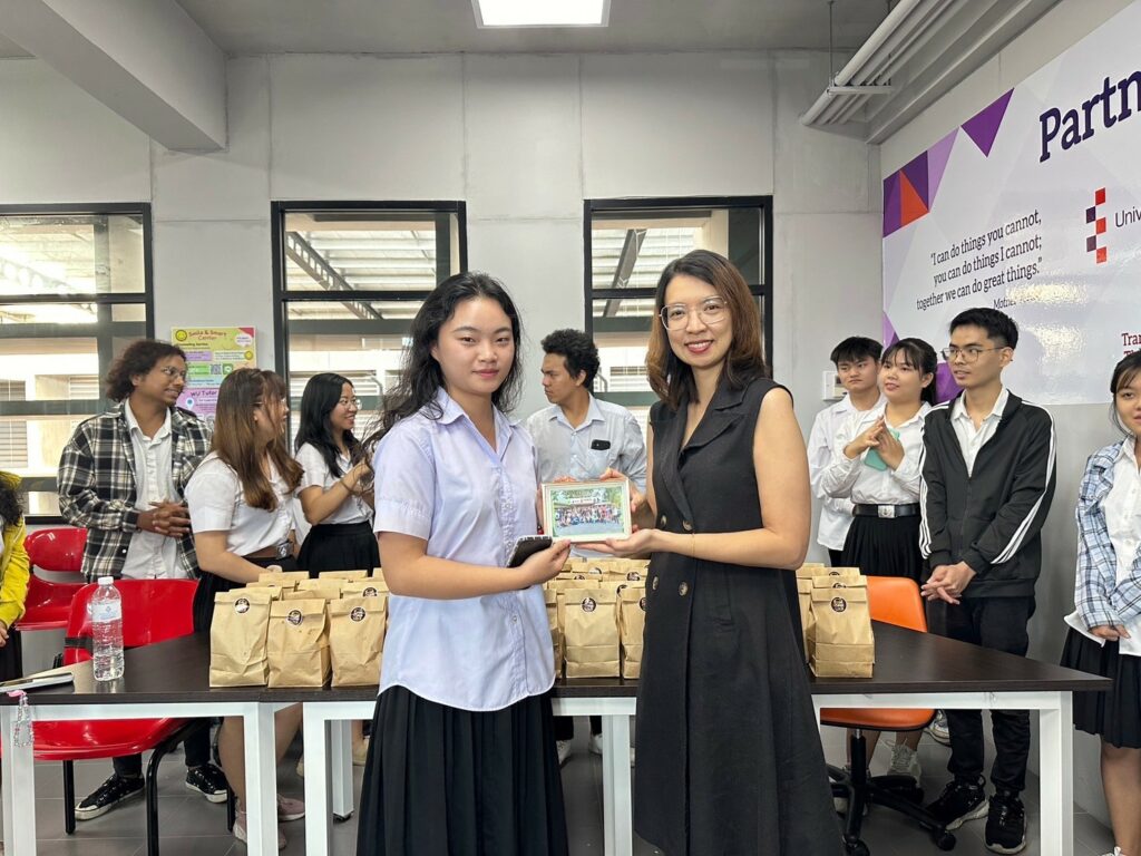 WUIC SMILE and SMART Center Hosts Farewell for 14 Outbound Exchange Students