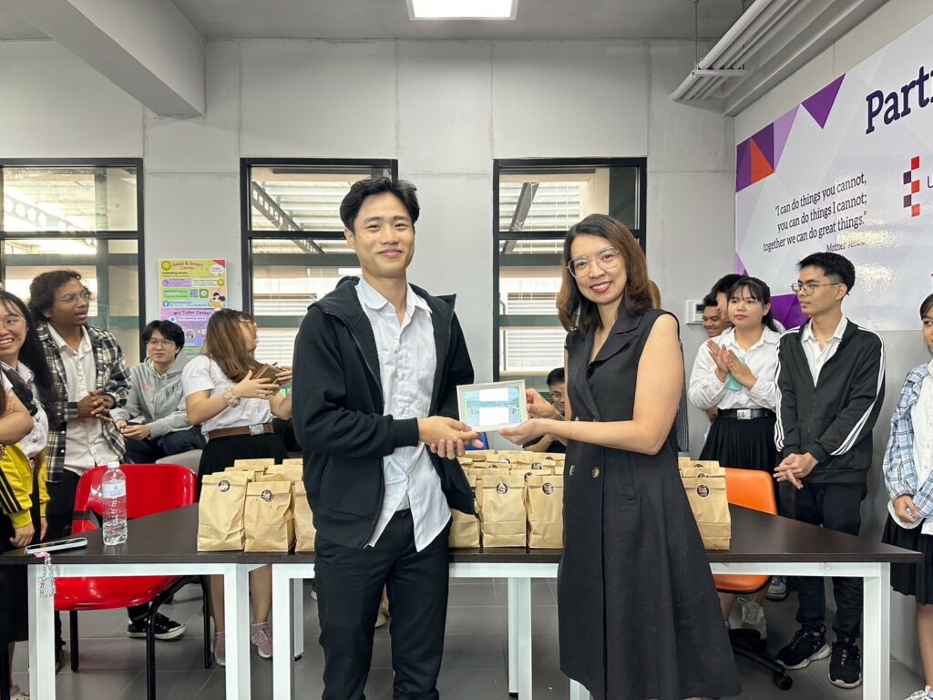 WUIC SMILE and SMART Center Hosts Farewell for 14 Outbound Exchange Students