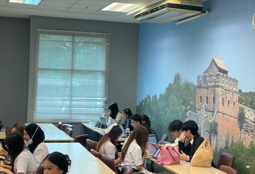 WUIC Students Compete in International Macro Business Simulation Global Competition 2024