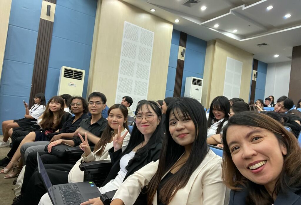 WUIC Students Compete in International Macro Business Simulation Global Competition 2024