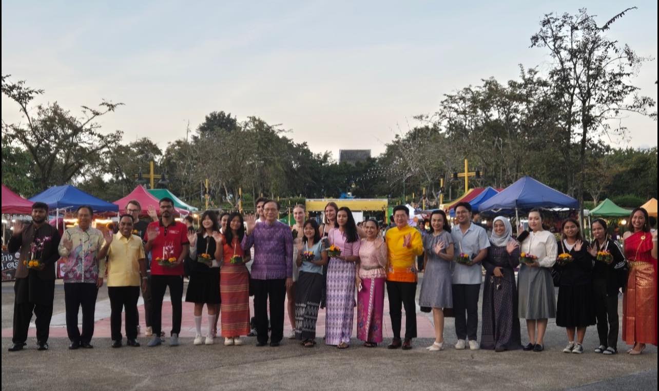 The Center for International Affairs at Walailak University organized a cultural event to promote the Loy Krathong tradition for international students