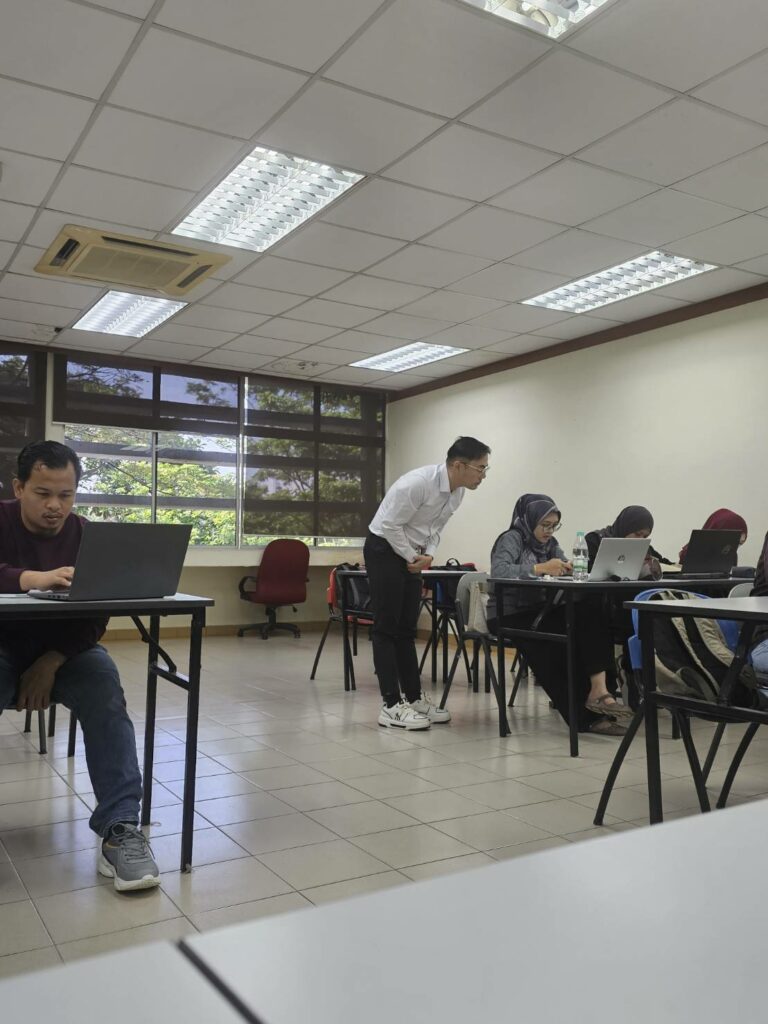 Dr. Chengxiang Ma from Walailak University International College (WUIC) recently completed a highly successful 9-day assignment as an outbound visiting professor, teaching MGT782: Managerial Business Analytics at Universiti Teknologi MARA (UiTM), Shah Alam, Malaysia, from January 4 to 12, 2024. This initiative is part of WUIC's ongoing efforts to promote international academic collaboration and exchange.