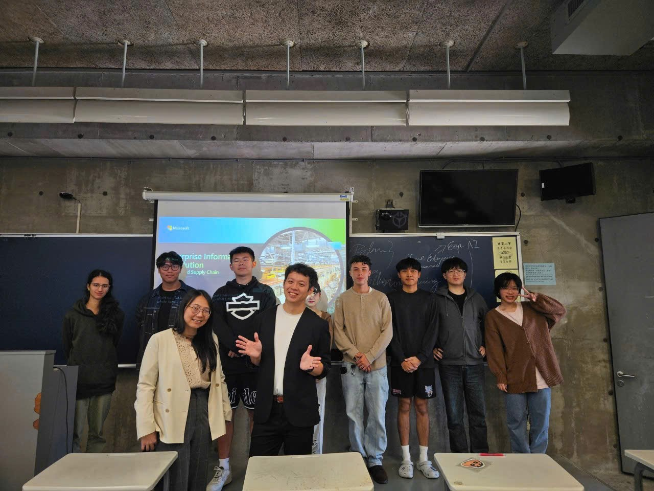 A lecture about Microsoft Supply Chain Management with guest speakers who currently work at Microsoft.