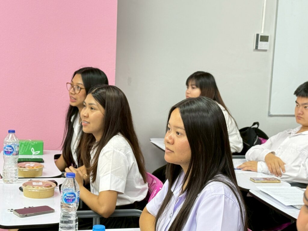 WUIC Dean Meets Full-Time Students to Strengthen Academic and Personal Support