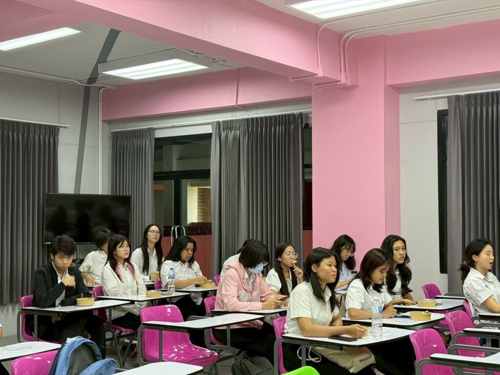 WUIC Dean Meets Full-Time Students to Strengthen Academic and Personal Support