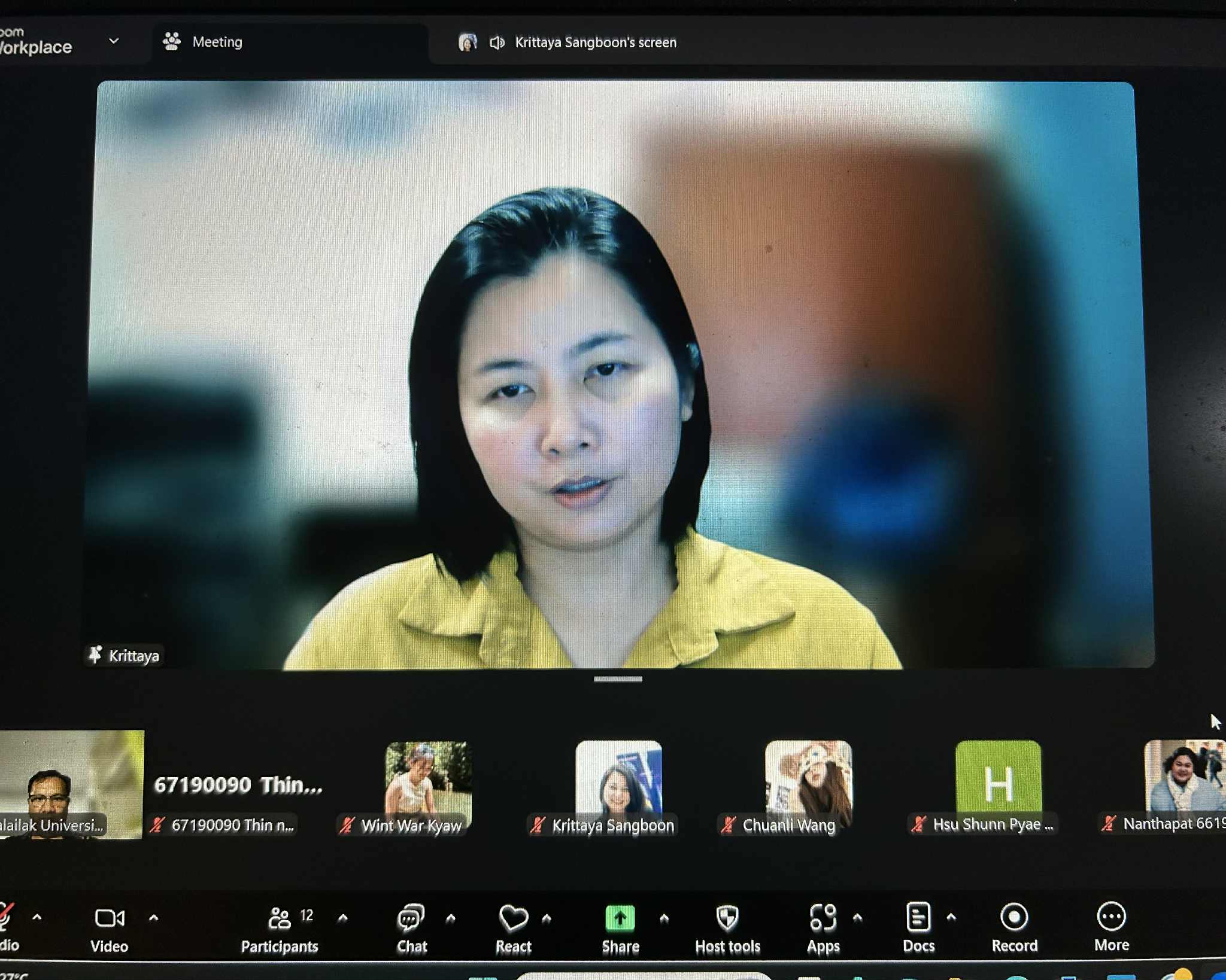 Familiar Face Guest Speaker Shares Insights with International Business Students