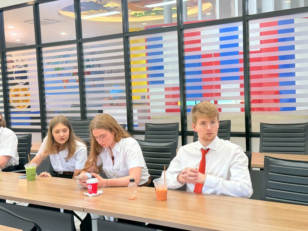 Dean Meets Exchange Students under the “D.I.A.L.O.G – Dialogue, Interaction and Learning Opportunity Gathering” Initiative