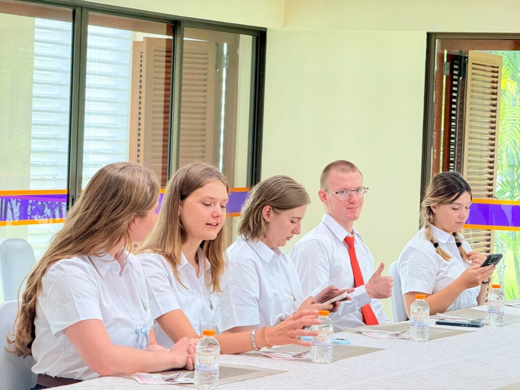 WUIC Exchange Student Welcome Lunch with the President