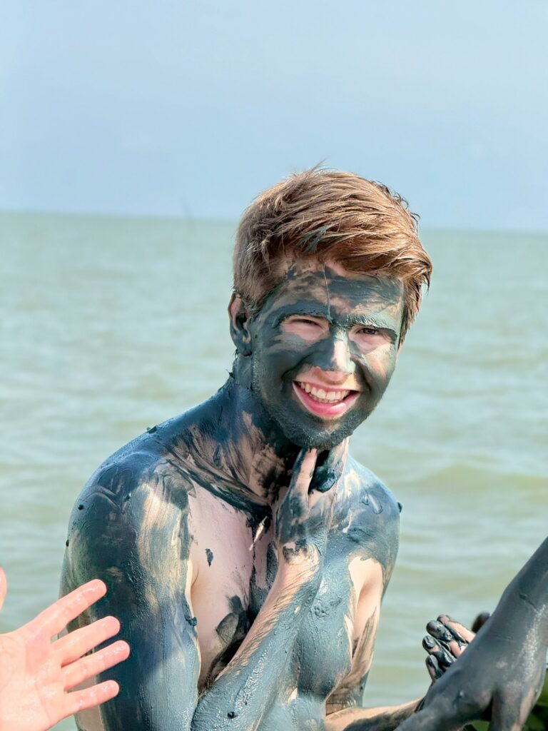 The activity served as a valuable opportunity to enhance intercultural understanding, strengthen international friendship, and provide meaningful, diverse learning experiences for exchange students through community-based and nature-oriented activities.